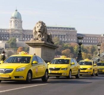 Taxi-in-Hungary-prices-order-number-is-in-taxi