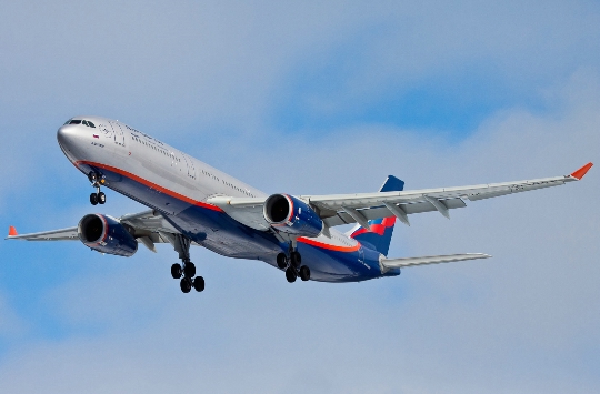 How to fly from Samara to Moscow?
