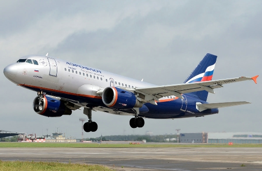 How to fly from Naryan-Mar to Moscow?