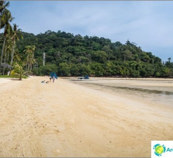 the-beach-lo-ba-lo-ba-kao-kao-beach-best-choice-for-long-holiday-island-phi-phi-don