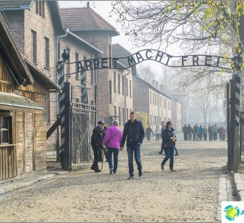 auschwitz-factory-death-impressions-and-information