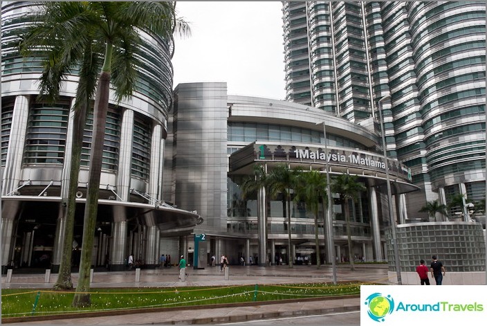Shopping center below Petronas Towers