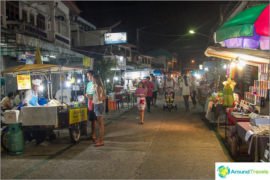 Night Market on Maenam