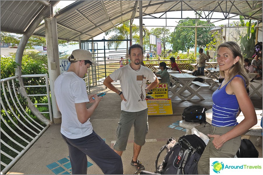 Difficult transfer from Chiang Mai to Koh Chang - waiting for the ferry to the island Difficult transfer from Chiang Mai to Koh Chang - waiting for the ferry to the island