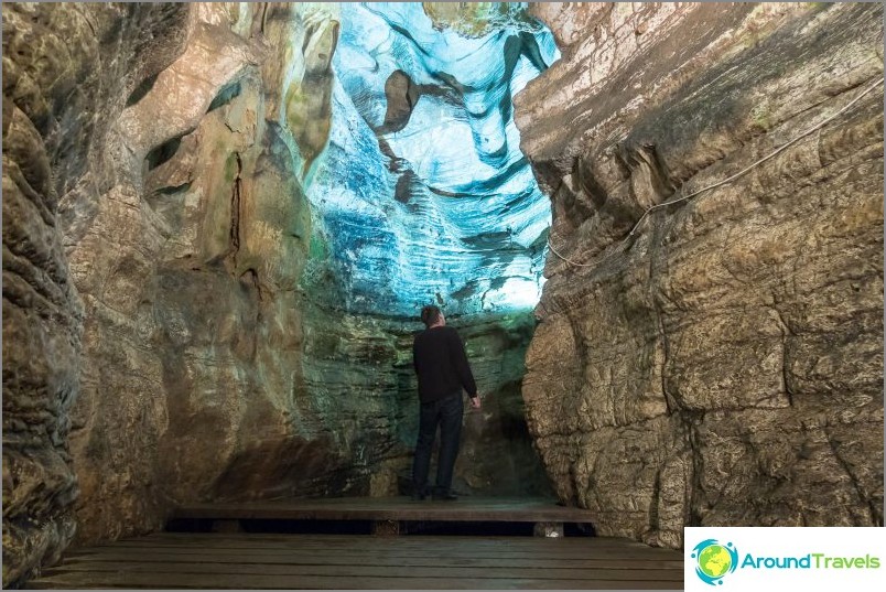 Akhshtyrskaya cave in Sochi