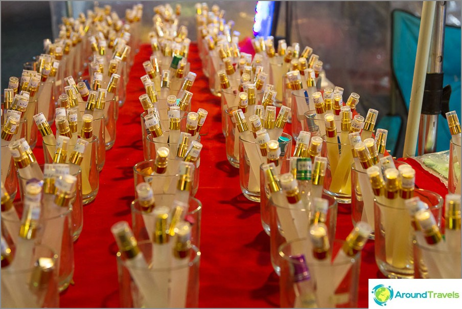Perfume in the evening market