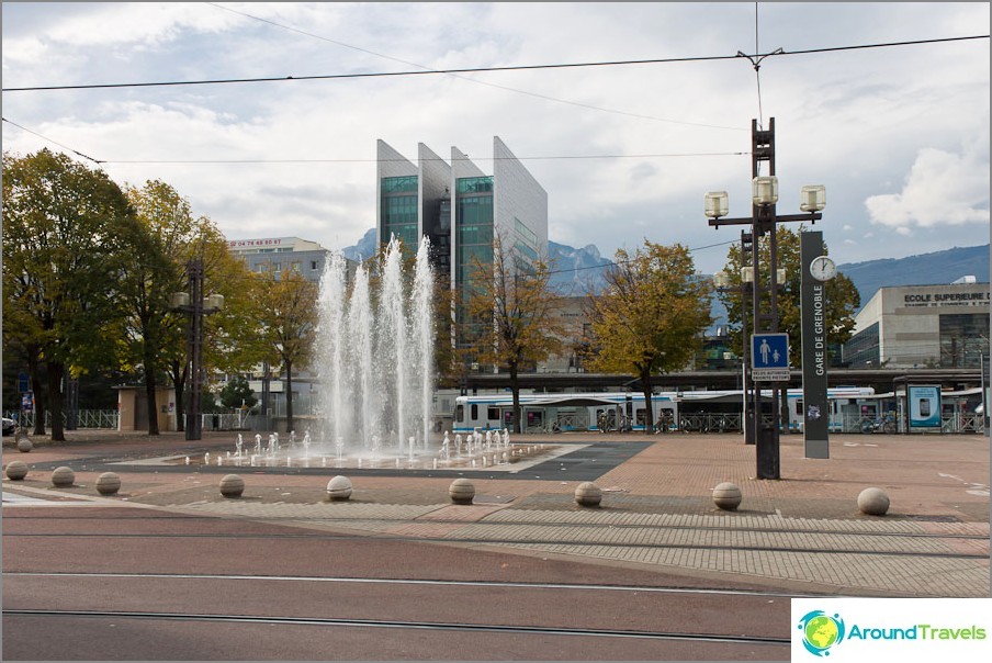Fountain near the station Grenoble