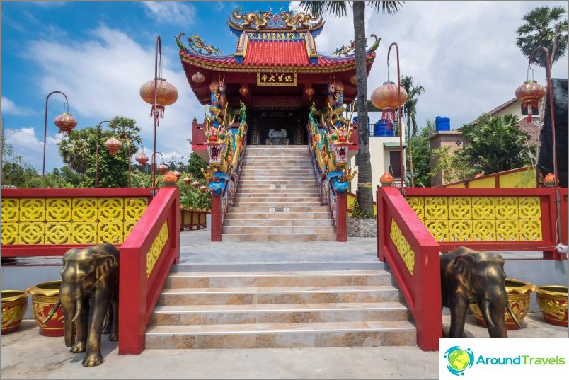 Chinese temple on Kata beach - a small pleasant find