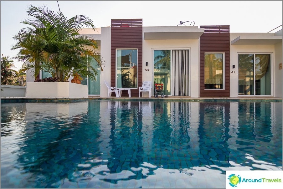 2-room apartment with kitchen and swimming pool for 2000 baht