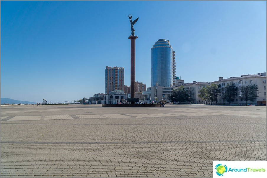 Forum Square at the Sea Port