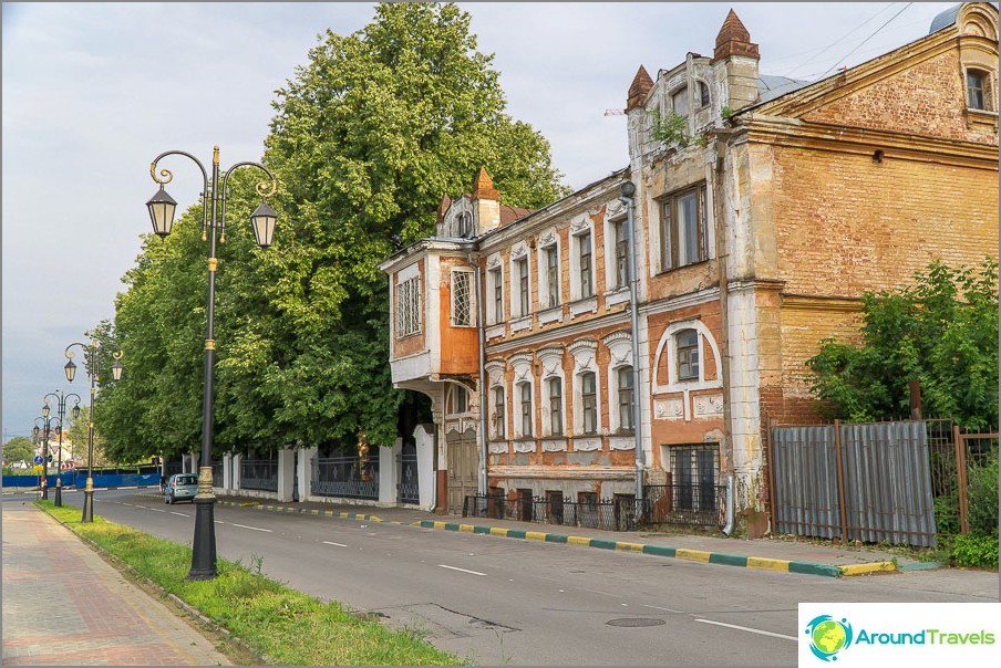 Verkhne-Volzhskaya embankment