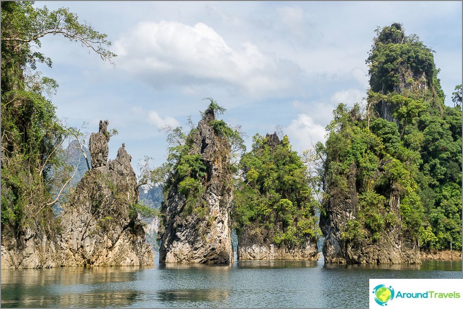These 3 rocks are a symbol of Khao Sok National Park