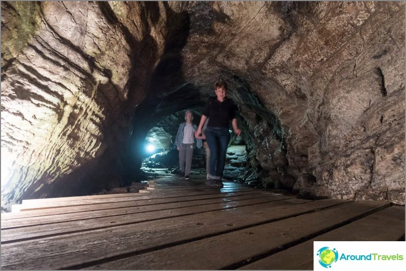 Akhshtyrskaya cave in Sochi