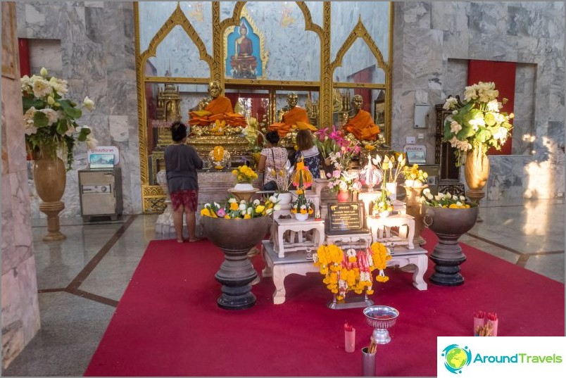 Inside Wat Chalong