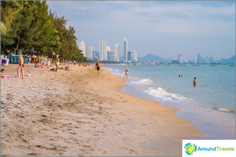 One of the best beaches in Pattaya - Dongtan