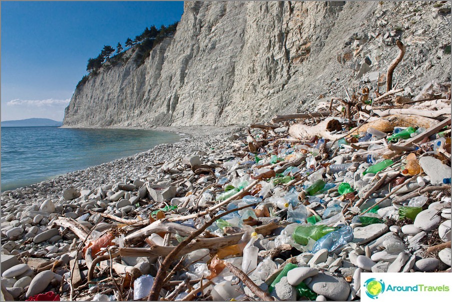 Rubbish on the wild beaches of the Black Sea