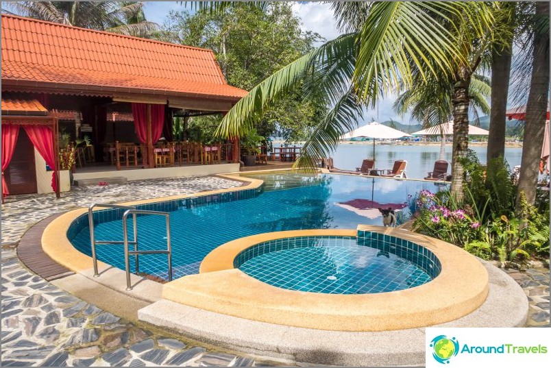 Cyana Beach Resort is a good hotel in Phangan