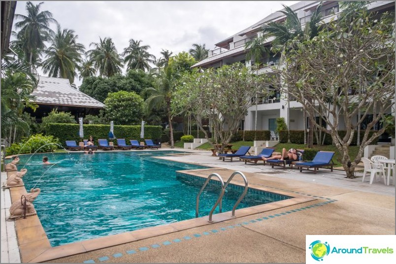 Lamai Buri Resort is a good hotel on Koh Samui on Lamai Beach