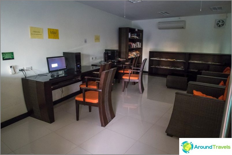 Room with computers and internet