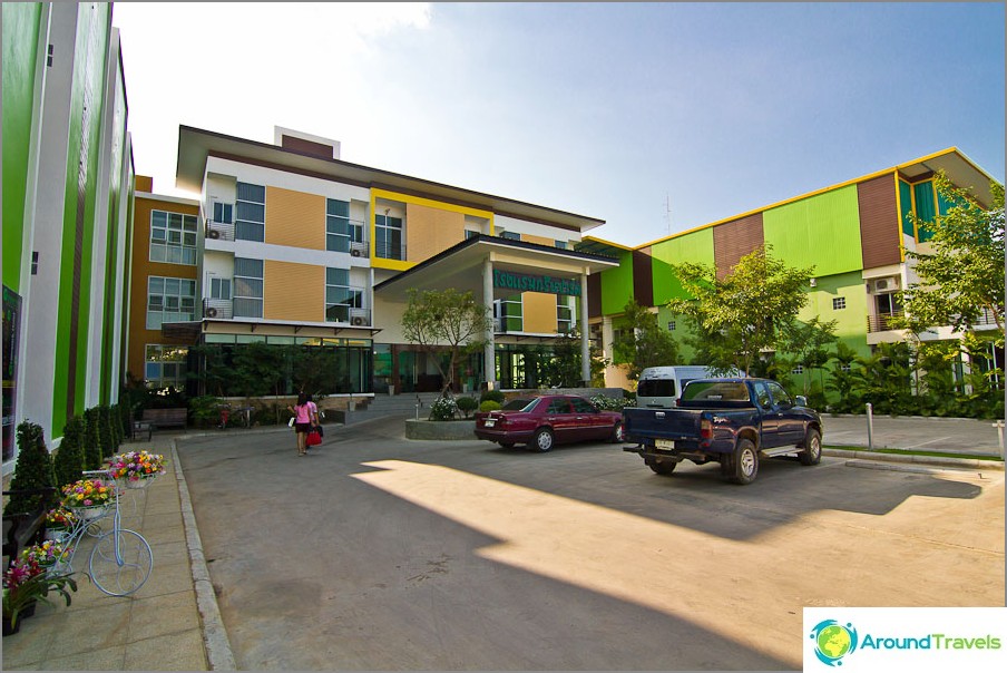 Cheap hotel in Kampeng Pet - Green Park Hotel