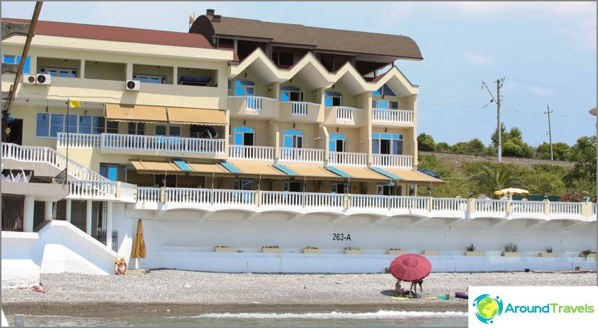 Hotels in Sochi on the seashore - a list of cheap and best rated