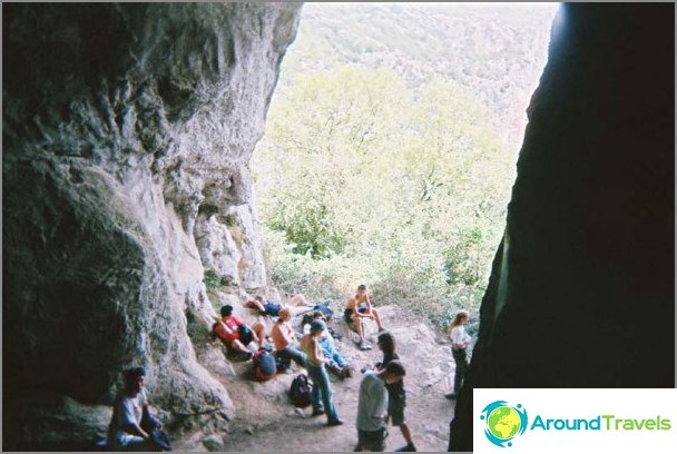 Leisure volunteers - visit the grotto.