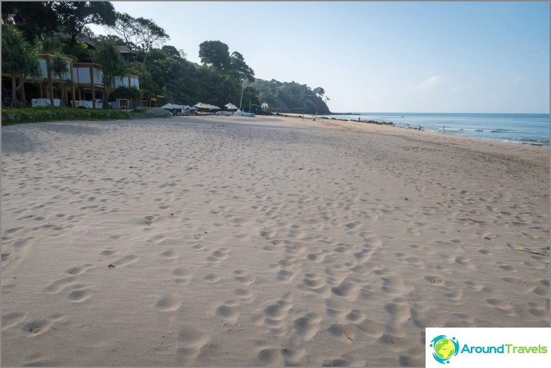 Ba Kan Tiang Bay beach - a place for a quiet holiday on Lanta