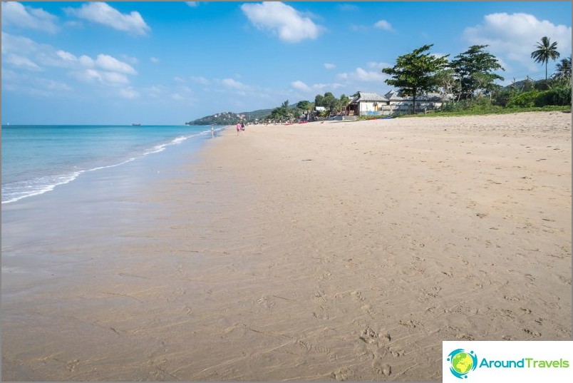 The left side of Klong Nin beach on Lanta 
