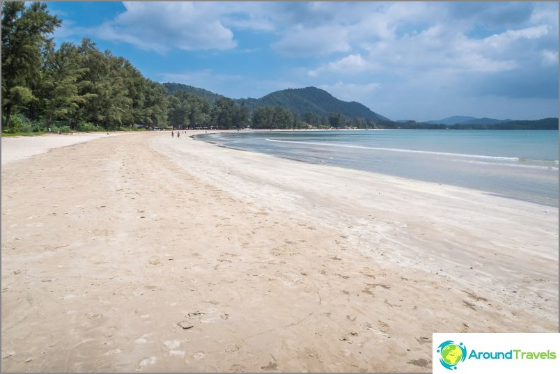 The right side of Klong Dao Beach on Lanta