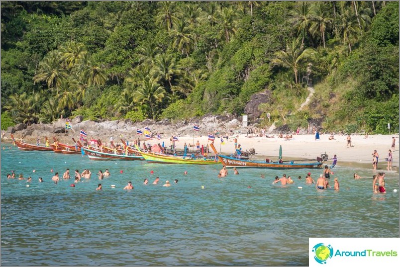 Actually - the depth of the sea and the crowd in one picture