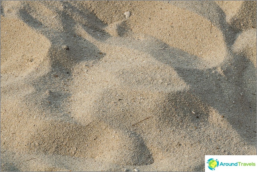 tri-trang-beach-tri-trang-beach-near-patong-05