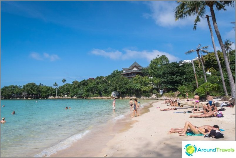 View of the right side of the beach