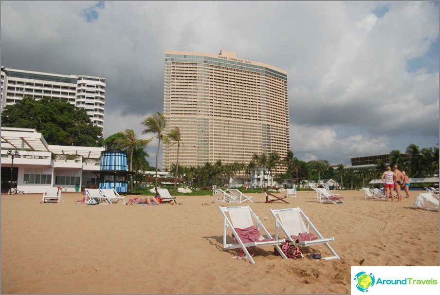 Ambassador Beach Hotel Beach - no shade and crowded