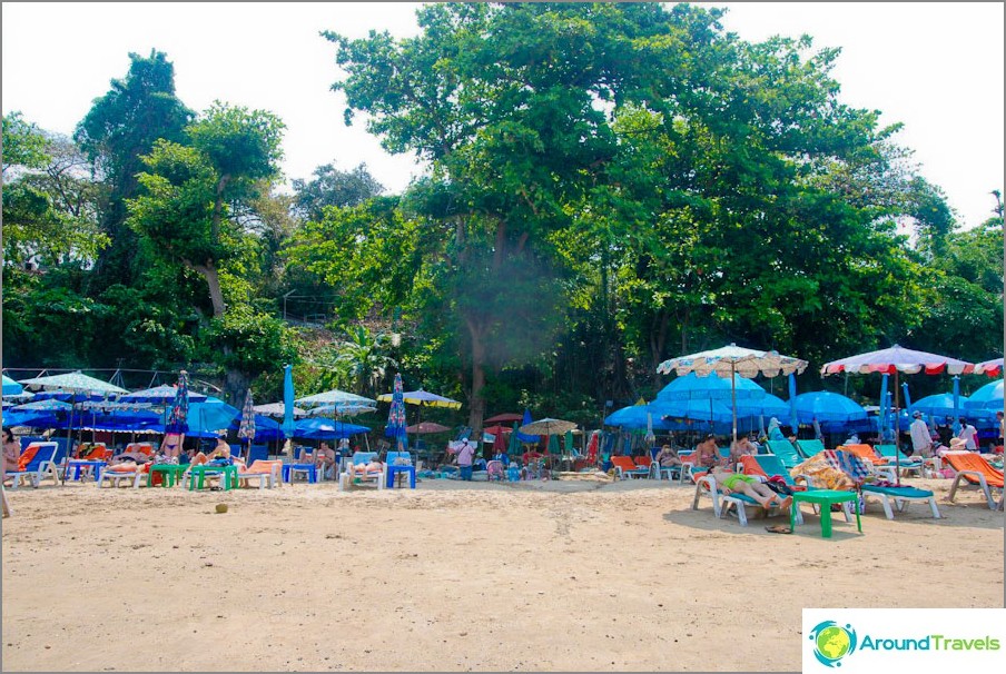 Cozy Beach (Cozy Beach) - a small beach Pratamnaka