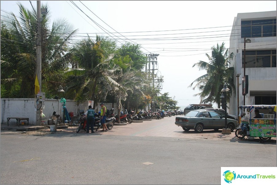 5th street Pratumnak, access to the beach