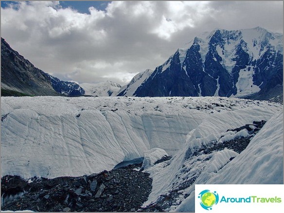 Mountain Altai. Glacier Maashey. Mountain Altai. Glacier Maashey.
