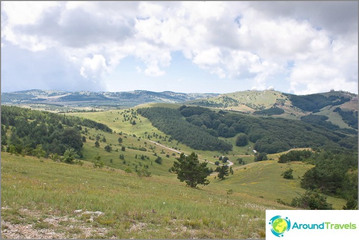 On Yalta Yayla. Mountain View. On Yalta Yayla. Mountain View.