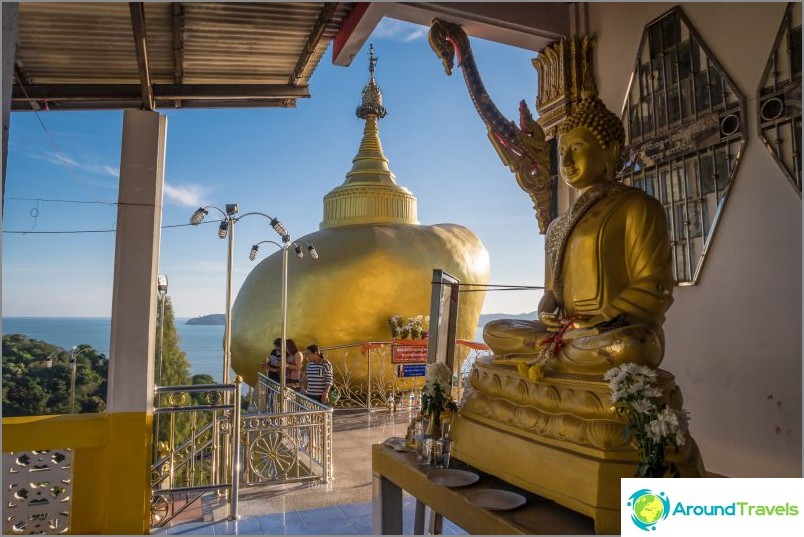 Wat Si Rey Temple in Phuket - with a big stone and a view