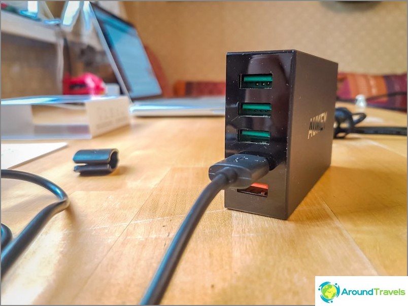 Aukey charging charger on 5 USB