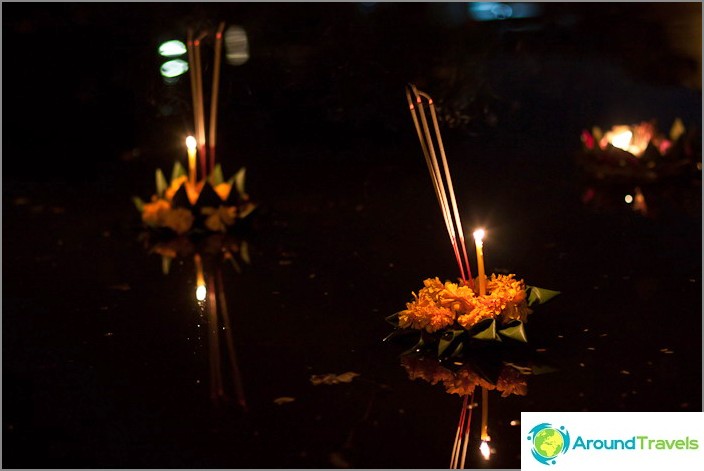 Kratong float on the water, taking away all the troubles away