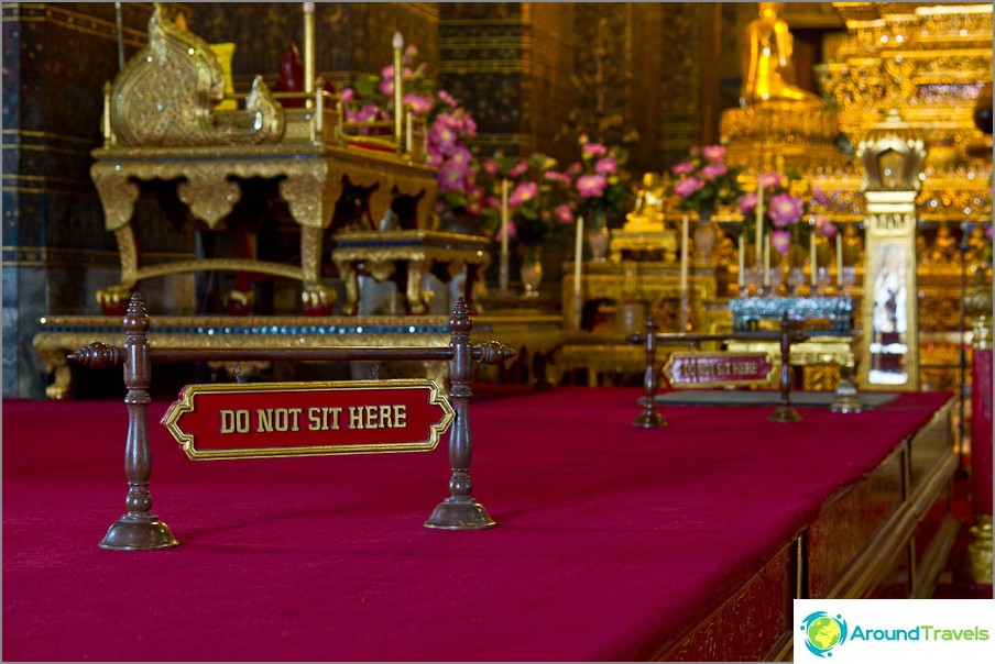 Only monks can sit on the catwalk in the temple.