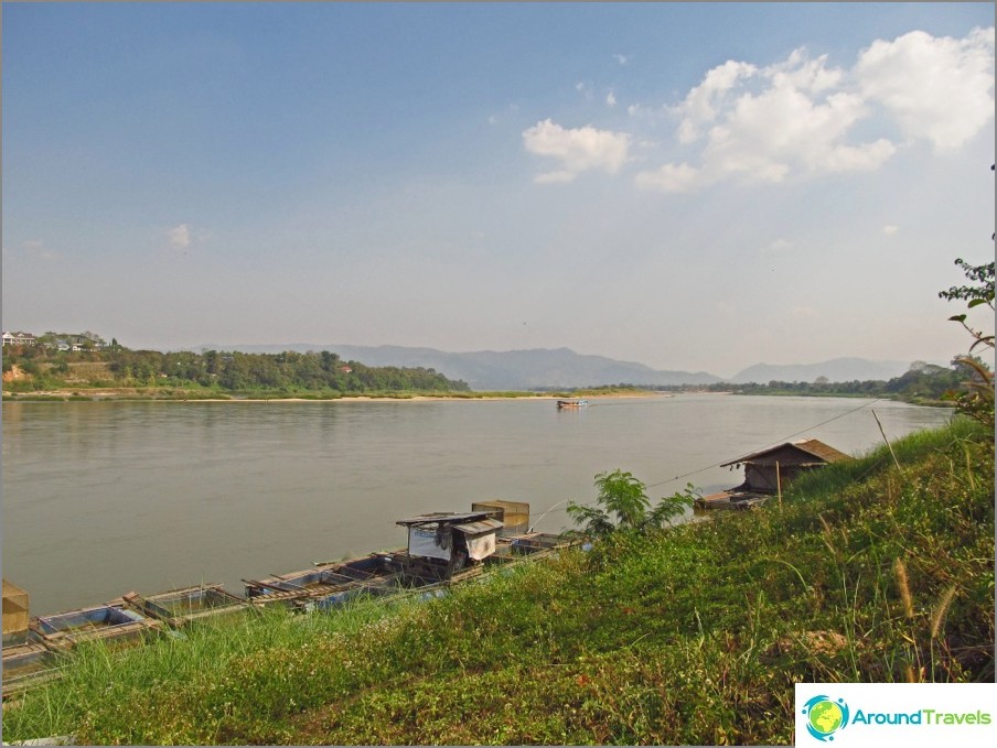 vizaran-chiang-khong-laos-new-bridge-not-boat-04