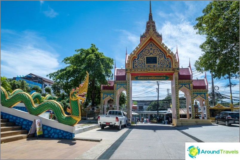 Wat Suwankiriket in Phuket - Karon Temple and Night Market