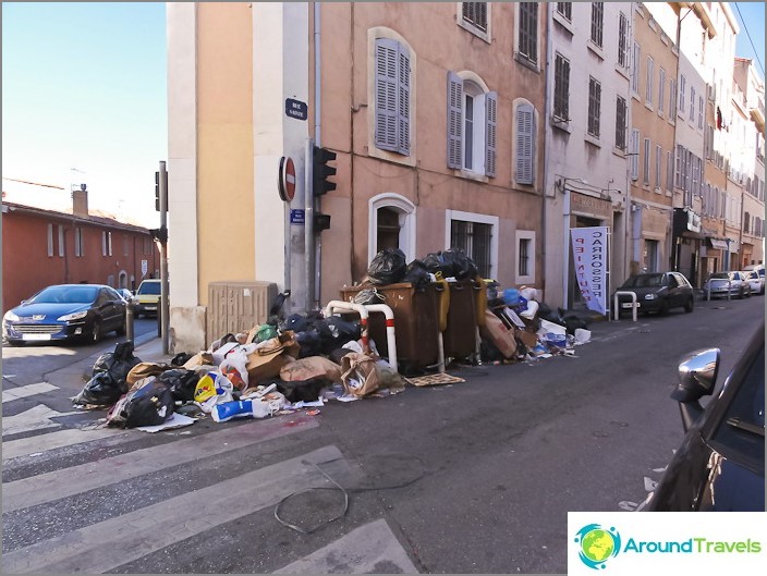 The city of Marseilles and those mountains of garbage from the strike The city of Marseilles and those mountains of garbage from the strike