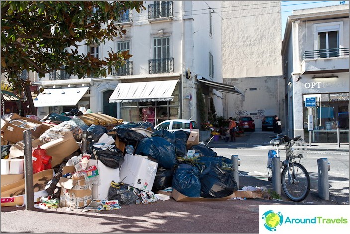 The city of Marseilles and those mountains of garbage from the strike The city of Marseilles and those mountains of garbage from the strike