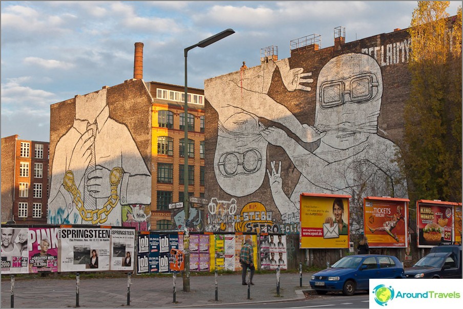 Berlin graffiti. Berlin graffiti.