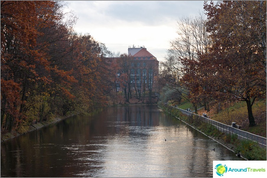 Walk through Berlin Walk through Berlin