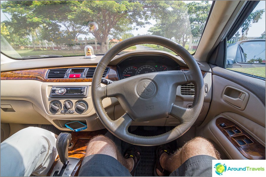 The first driving experience of the RHD