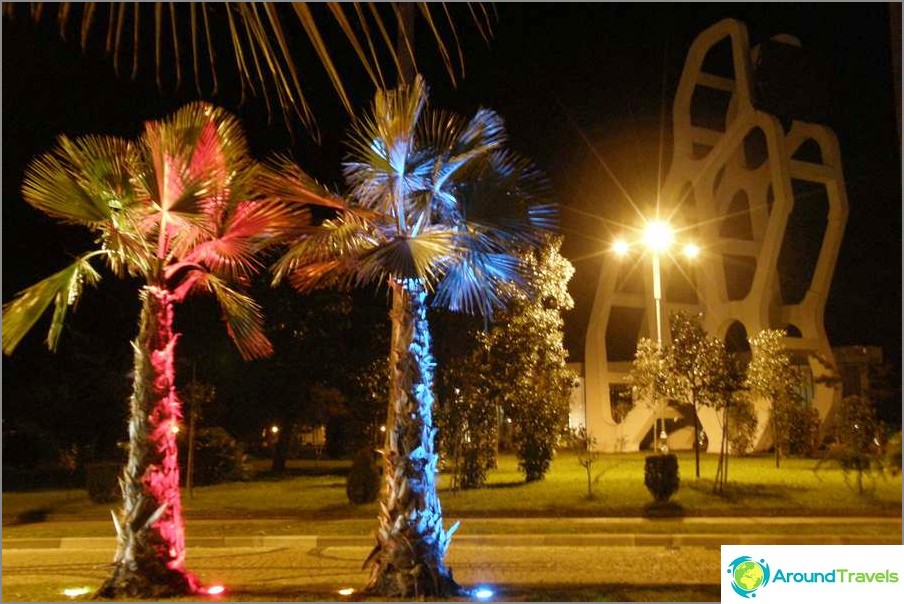 At night you will see a completely different Batumi, bright and noisy.